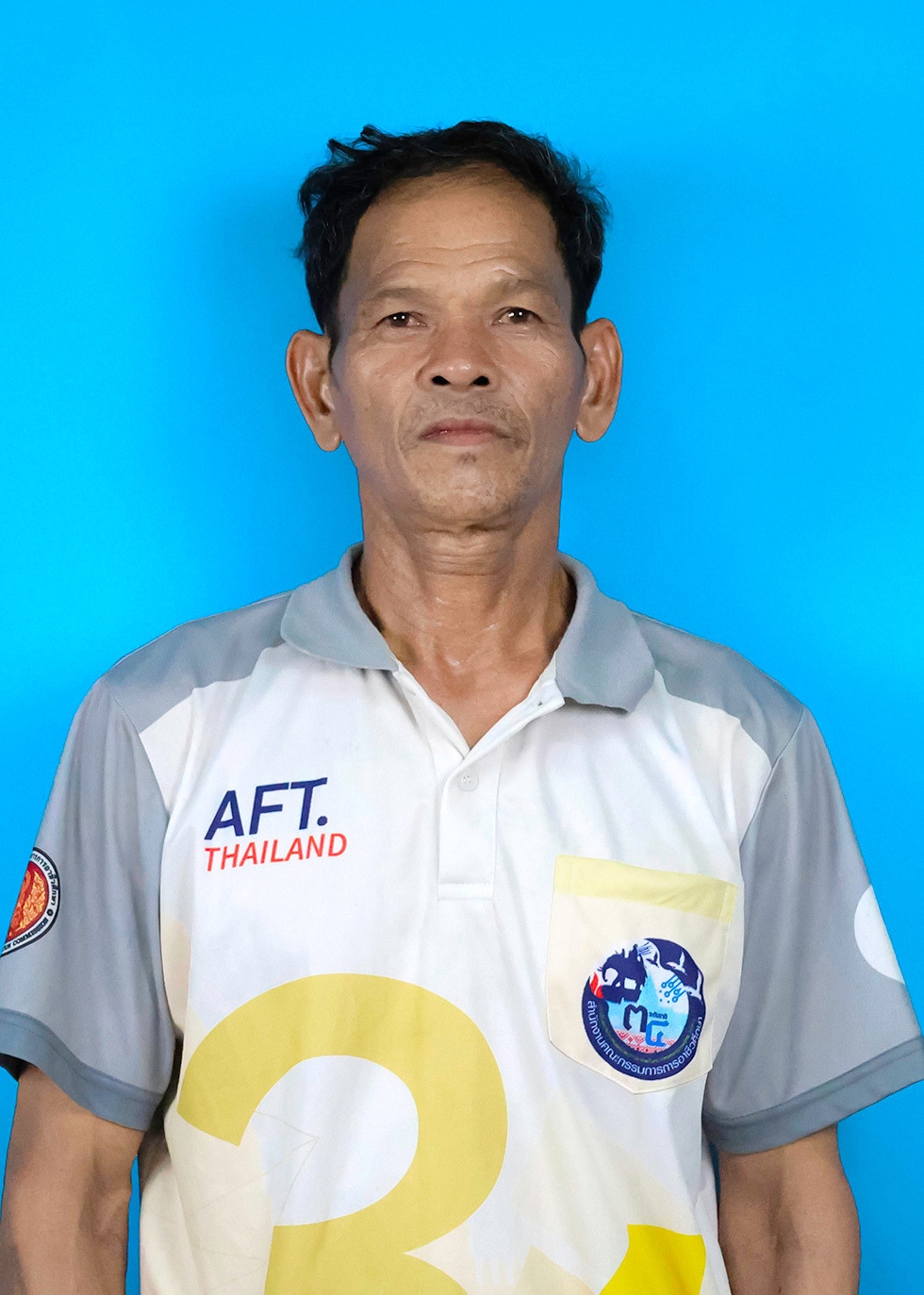นายชน สิบรัมย์